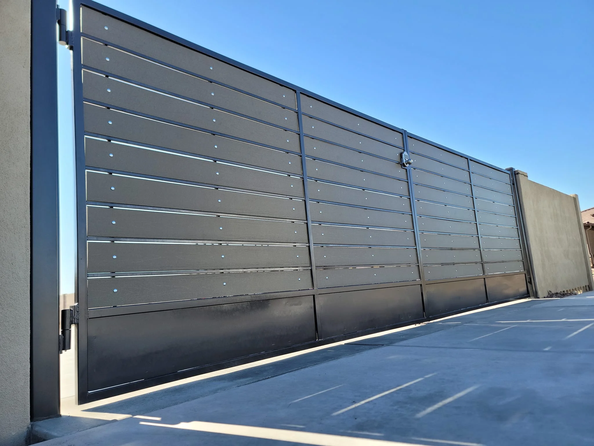 large-custom-gate large-custom-gate